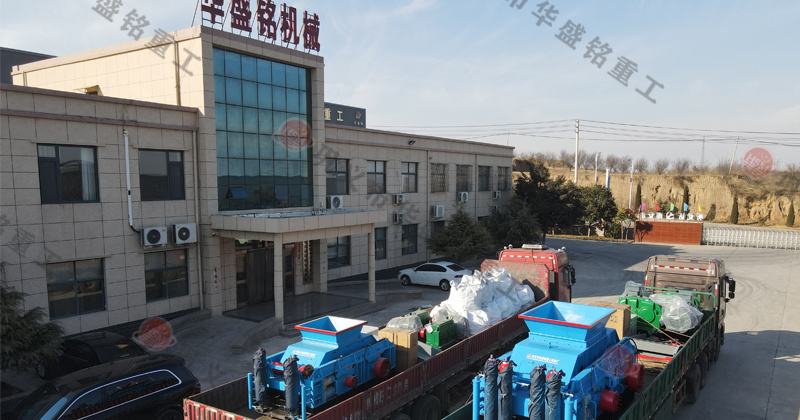 砂石料廠(chǎng)使用的破碎機(jī)有哪些？對(duì)輥破如何選型？